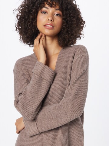 ABOUT YOU Sweater 'Tamara' in Brown