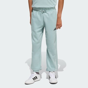 ADIDAS SPORTSWEAR - Tapered Calças de desporto 'Slogan' em verde: frente