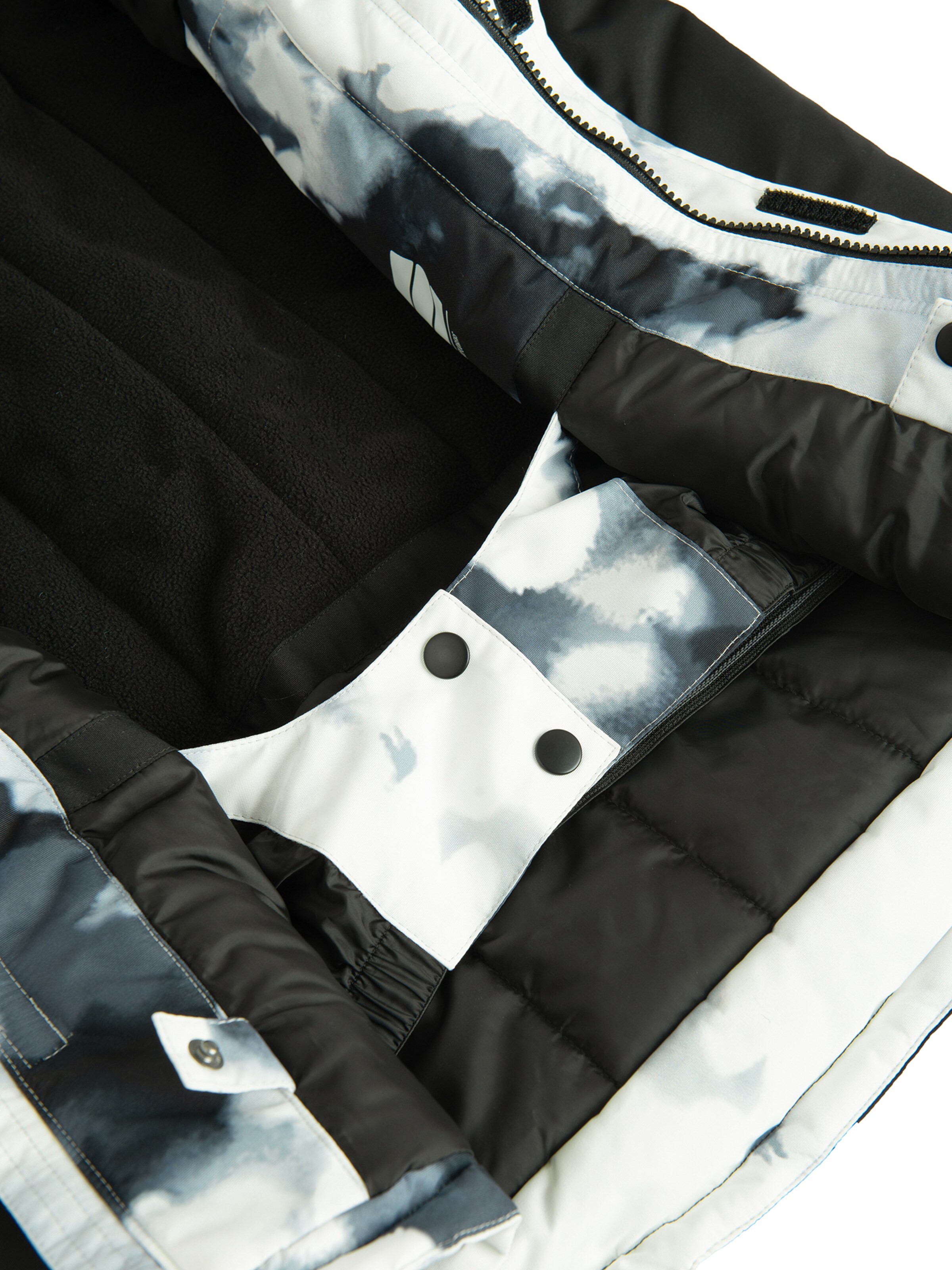 Geacă funcțională de la Cool Club pe negru