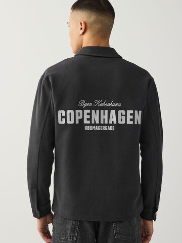 Next Regular Fit Hemd in Grau: Vorderseite