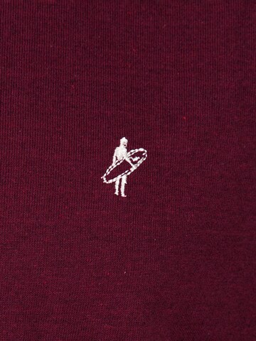 Jacey Quinn - Camisa em vermelho
