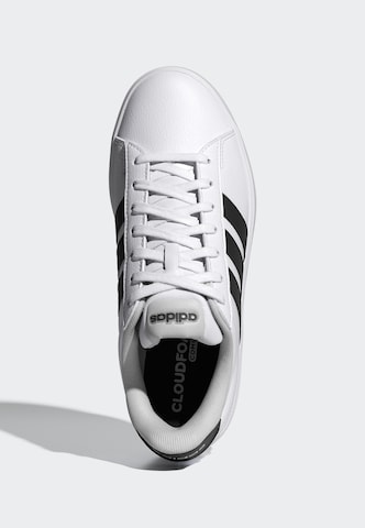 Sneaker bassa 'Grand Court 3.0' di ADIDAS SPORTSWEAR in bianco
