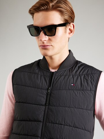 TOMMY HILFIGER - Chaleco en negro