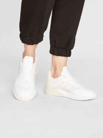 ADIDAS ORIGINALS Sneaker low i hvid: forside