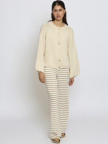 Lilavie Strickjacke ' Taynaa ' in Beige