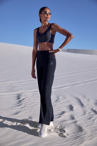 LASCANA ACTIVE Alt laienev Spordipüksid, värv hall