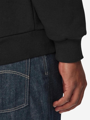 LACOSTE Sweatshirt in Black