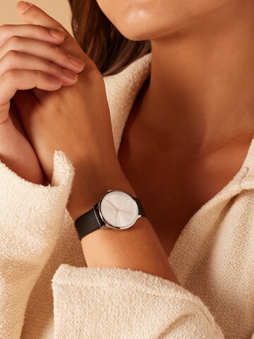 Lucardi Analoog horloge 'Klassisch' in Zwart: voorkant