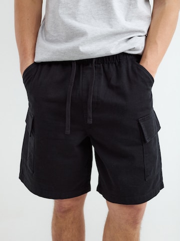 BALMOHK Regular Shorts in Schwarz