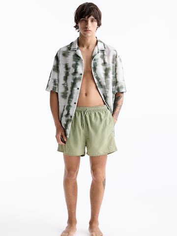 Pull&Bear Kratke kopalne hlače | zelena barva