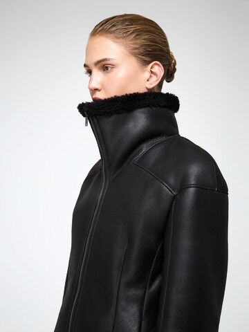 V S P - Abrigo de invierno 'Salome' en negro