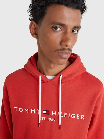 TOMMY HILFIGER Regular Fit Sweatshirt in Rot