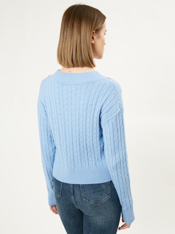 Influencer Pullover in Blau