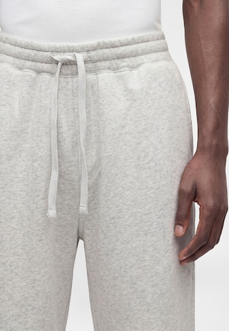 Baggy Pantaloni di HOLLISTER in grigio