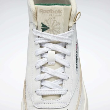 Sneaker alta 'Club C Geo' di Reebok in bianco