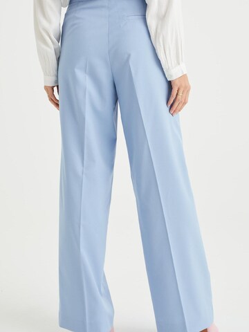 WE Fashion Wide leg Trousers with creases in Blue