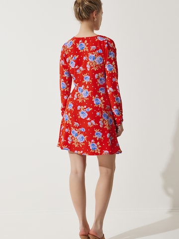 Robe Happiness İstanbul en rouge