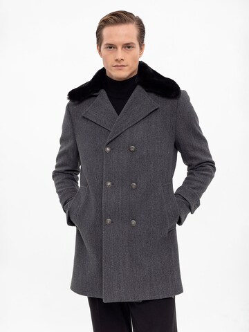 Manteau d’hiver Antioch en gris : devant