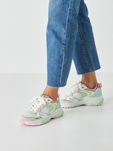 Tamaris Sneakers in Mixed colors: front