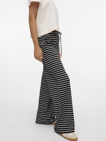 Baggy Pantalon 'VMAlma' VERO MODA en noir