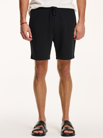 Shiwi Regular Shorts in Schwarz: predná strana