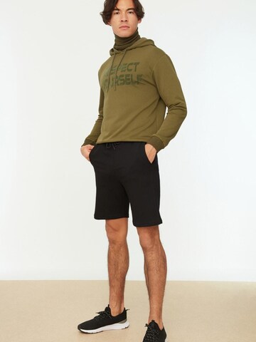Regular Pantalon Trendyol en gris : devant