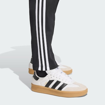 ADIDAS ORIGINALS Slimfit Hose 'Classic' in Schwarz