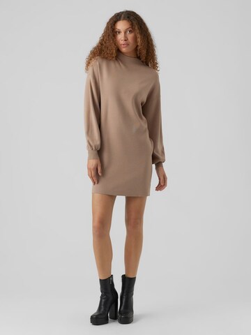 VERO MODA Knitted dress 'Nancy' in Brown