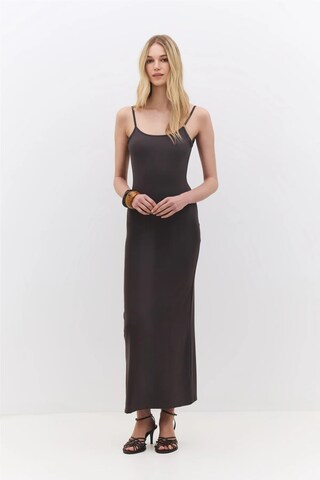 No Matter What Kleid 'Elbise' in Grau: Vorderseite