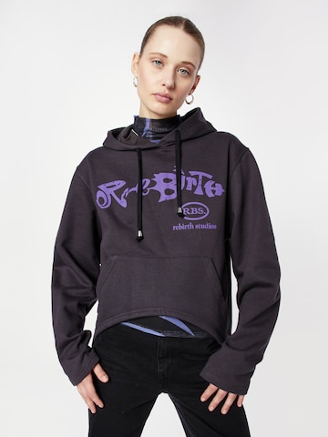 Rebirth Studios - Sweatshirt 'Hella' em cinzento: frente