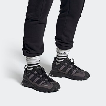 ADIDAS ORIGINALS Sneaker 'Hyperturf' in Schwarz: predná strana