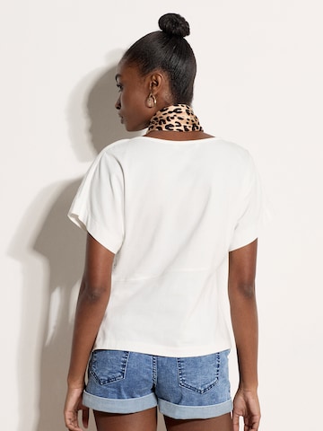 T-shirt ' ' Apricot en blanc