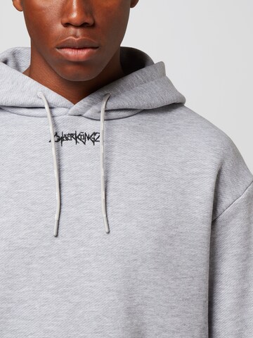 About You x Cyberkongz Hoodie 'Jake' in Grau