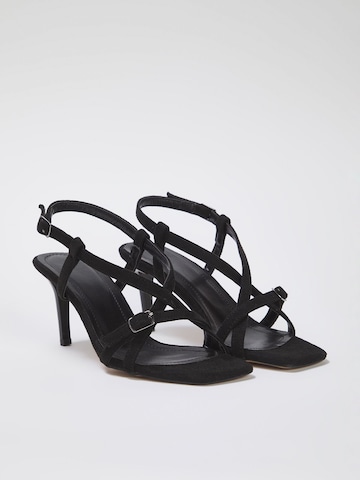 Trendyol Sandale in Schwarz
