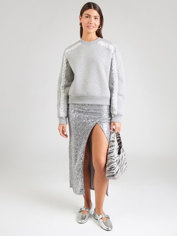 pilka ABOUT YOU Megztinis be užsegimo 'Sarina'