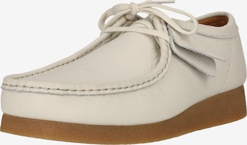 Chaussure à lacets 'Wallabee' CLARKS en blanc : devant