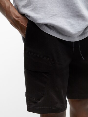 Pull&Bear Regular Shorts in Schwarz