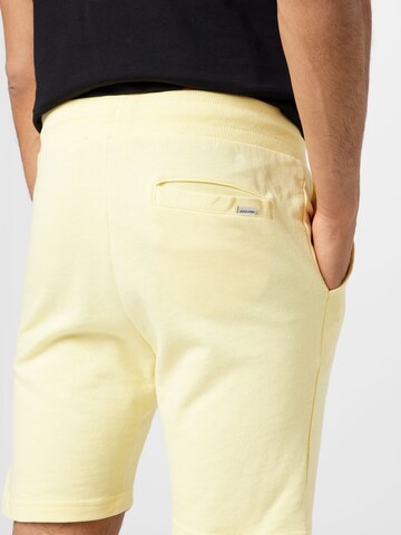 JACK & JONES - regular Pantalón 'Shark' en amarillo