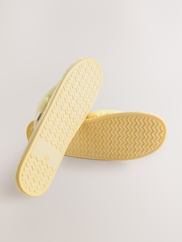 Next - Zapatillas de casa en amarillo