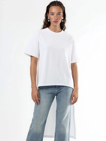Busem Blouse in White: front