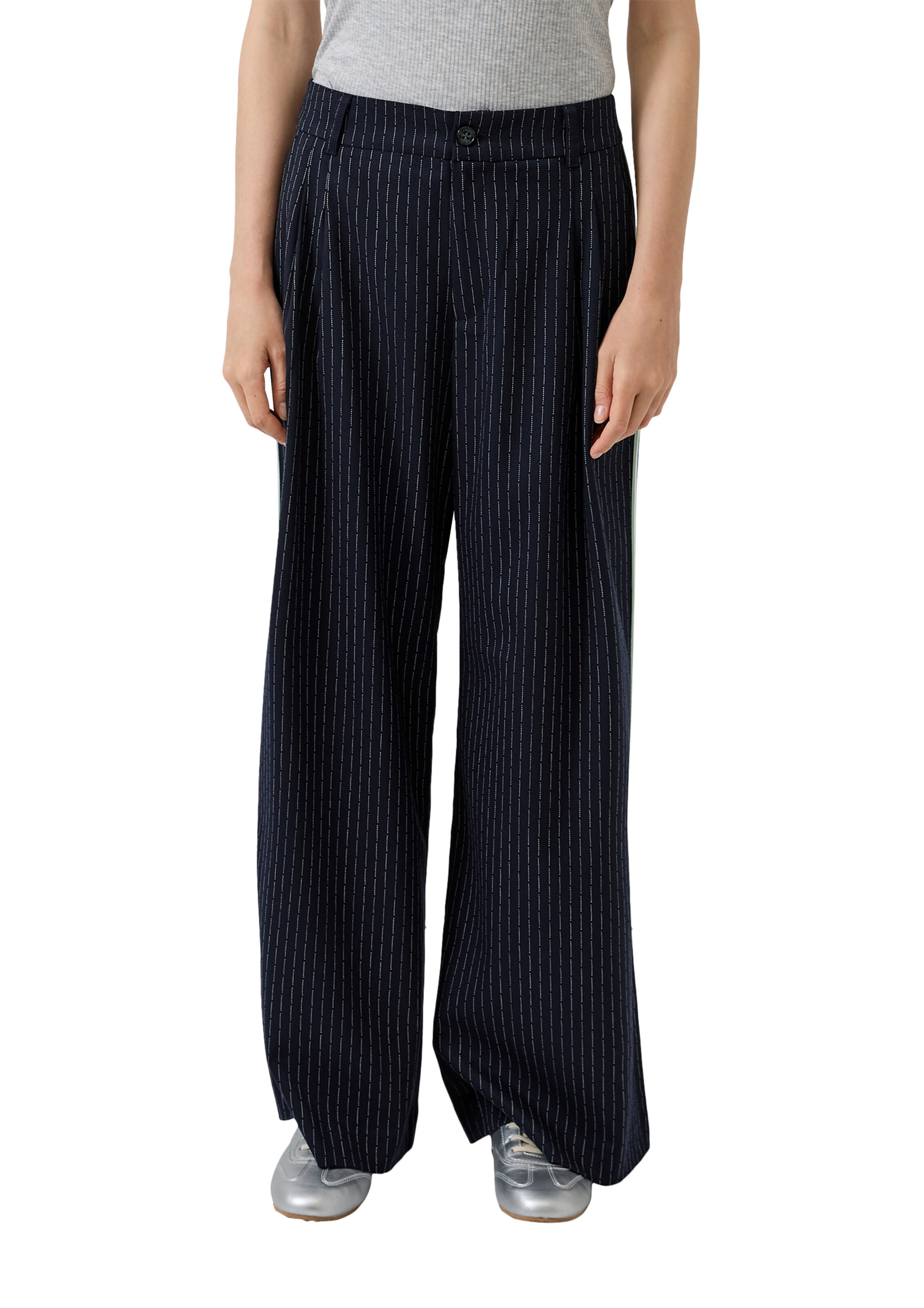 s.Oliver Wide leg Pleat-front trousers in Blue: front