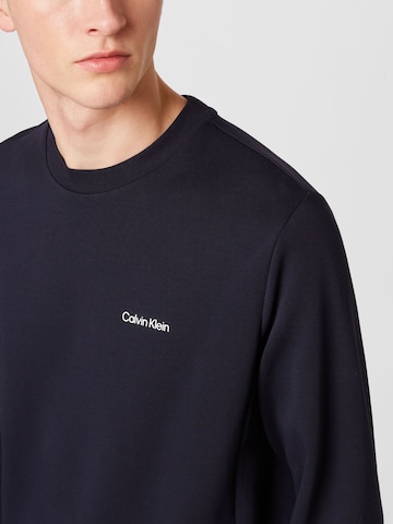Calvin Klein Суичър в синьо
