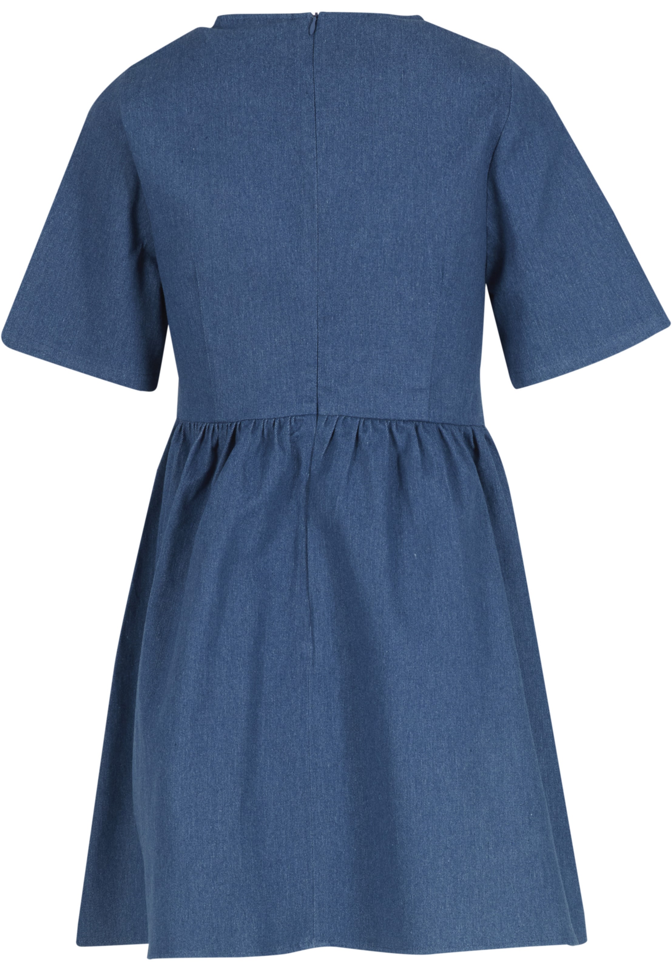 Noisy may Dress 'NMNicki' in Blue