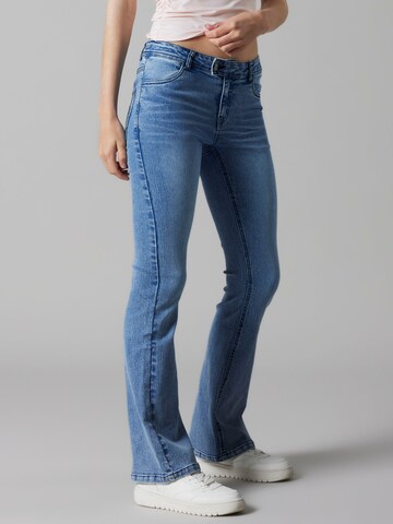 LMTD Flared Jeans in Blau: Vorderseite