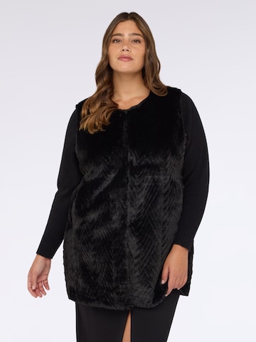 Manteau d’hiver Fiorella Rubino en noir : devant
