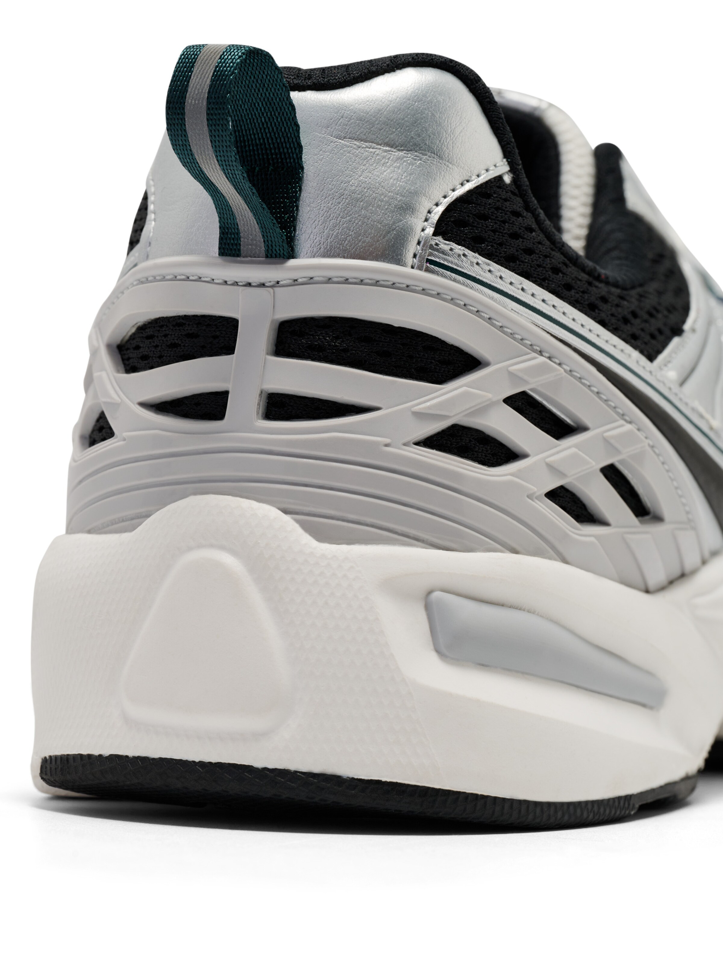 Sneaker bassa di Hummel in bianco