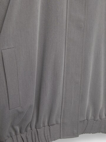 Giacca di mezza stagione di Pull&Bear in grigio
