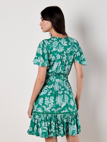 Robe ' ' Apricot en vert