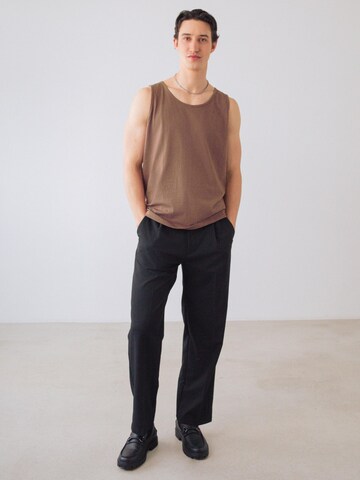 Honest Basics Shirt 'Muscle Tank' in Bruin