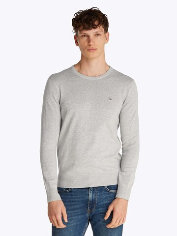 TOMMY HILFIGER Pulóver 'ESSENTIAL' - szürke: elől
